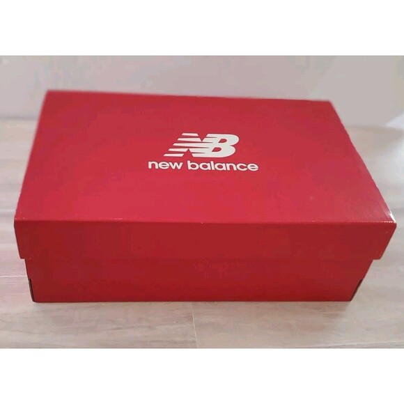 New Balance Fresh Foam 680 v8 Women 8.5 Wide Running Shoe Black Silver - Picture 10 of 16